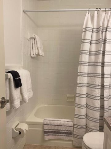 1202 Palm Trail 6, Delray Beach, FL 33483