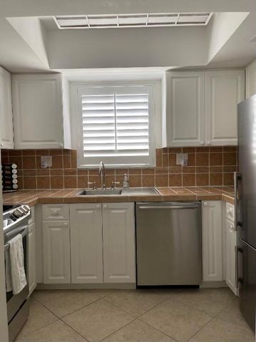 1202 Palm Trail 6, Delray Beach, FL 33483