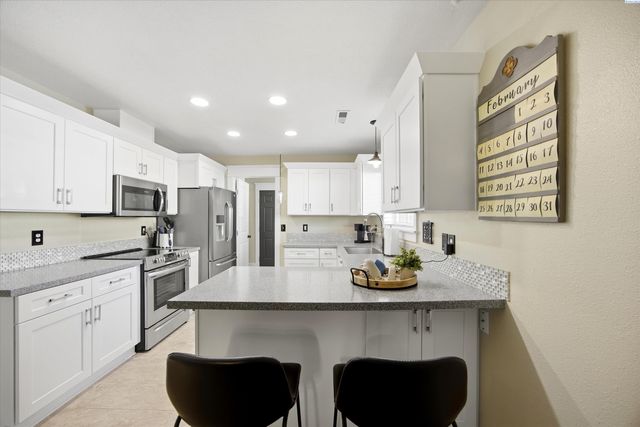 5132 W Killdeer Ct, West Richland, WA 99353