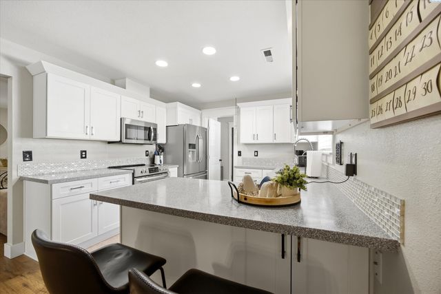 5132 W Killdeer Ct, West Richland, WA 99353