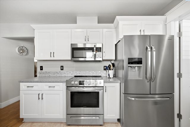 5132 W Killdeer Ct, West Richland, WA 99353