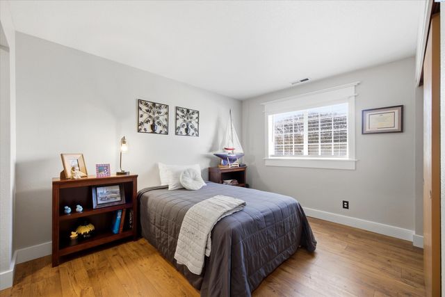 5132 W Killdeer Ct, West Richland, WA 99353