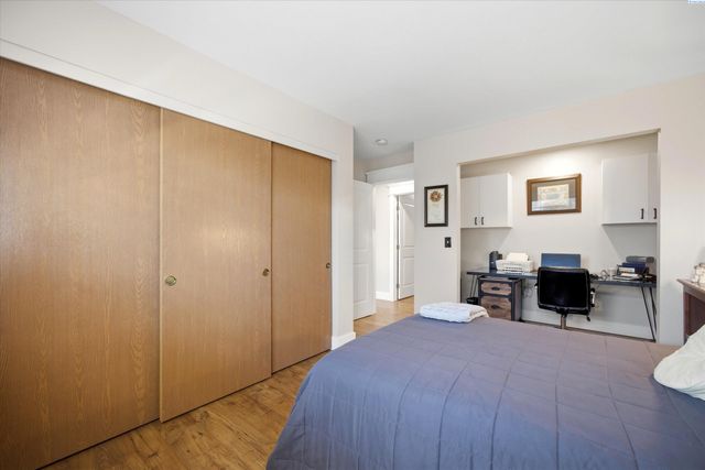 5132 W Killdeer Ct, West Richland, WA 99353