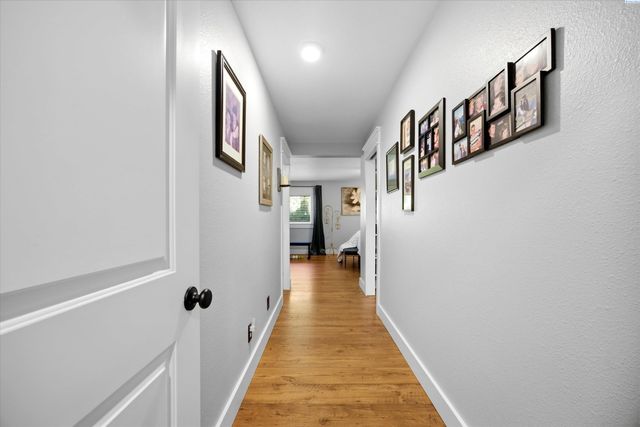 5132 W Killdeer Ct, West Richland, WA 99353