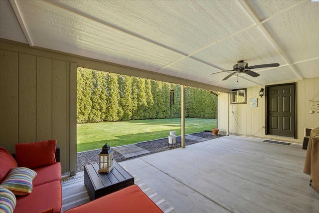 5132 W Killdeer Ct, West Richland, WA 99353