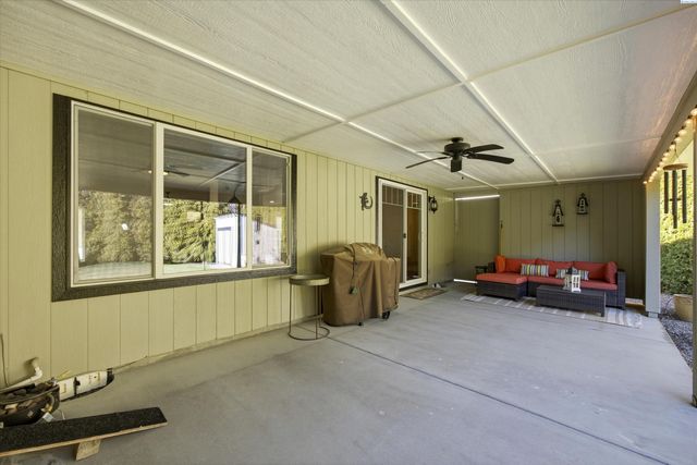 5132 W Killdeer Ct, West Richland, WA 99353