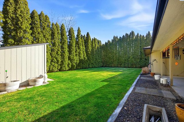 5132 W Killdeer Ct, West Richland, WA 99353