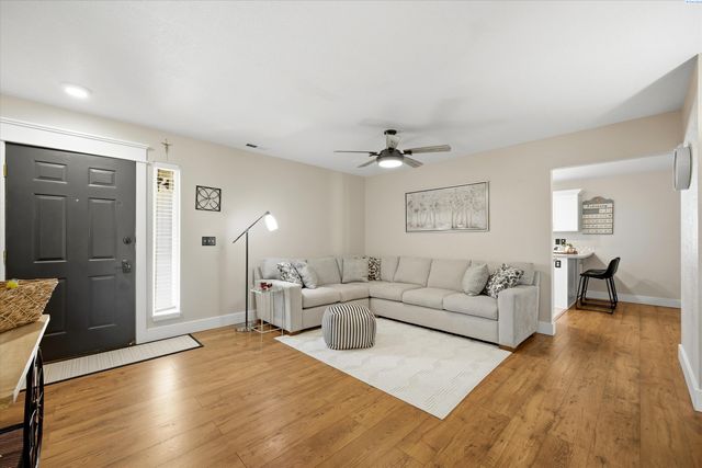 5132 W Killdeer Ct, West Richland, WA 99353