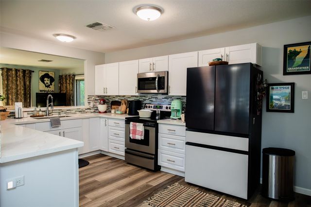 1601 S Chappell Hill Street, Brenham, TX 77833