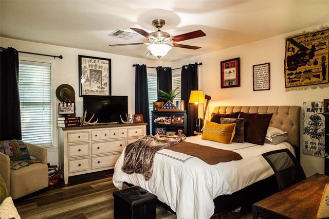 1601 S Chappell Hill Street, Brenham, TX 77833
