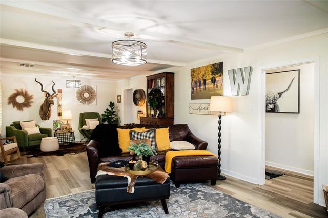 1601 S Chappell Hill Street, Brenham, TX 77833