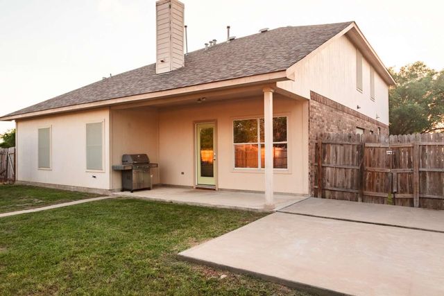 102 Buck Shot CT, Bastrop, TX 78602