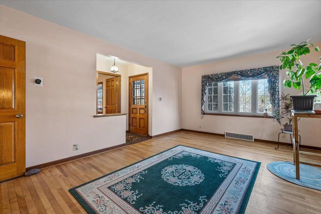 325 E Whitefish ROAD, Port Washington, WI 53074