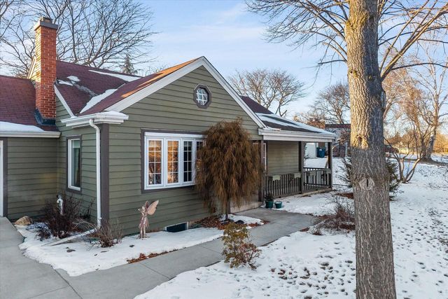 325 E Whitefish ROAD, Port Washington, WI 53074