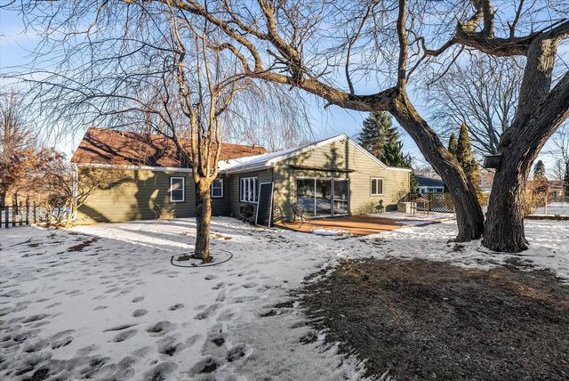 325 E Whitefish ROAD, Port Washington, WI 53074