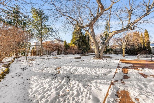 325 E Whitefish ROAD, Port Washington, WI 53074