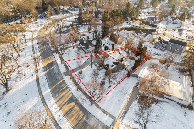 325 E Whitefish ROAD, Port Washington, WI 53074