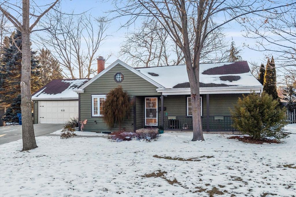 325 E Whitefish ROAD, Port Washington, WI 53074