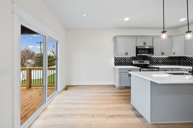 2 Charleston Cove Way, Clarksville, TN 37043