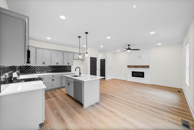 2 Charleston Cove Way, Clarksville, TN 37043