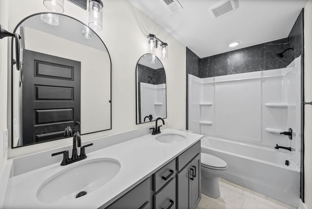 2 Charleston Cove Way, Clarksville, TN 37043