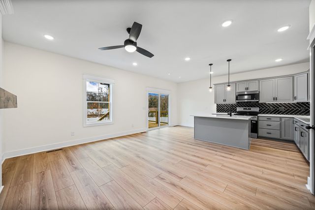 2 Charleston Cove Way, Clarksville, TN 37043