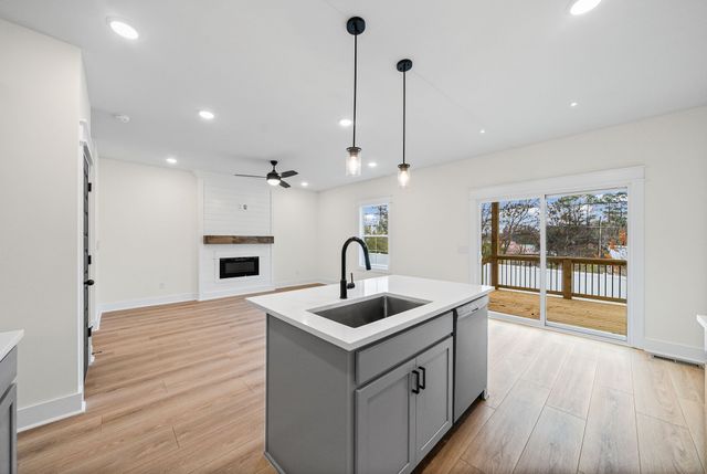 2 Charleston Cove Way, Clarksville, TN 37043