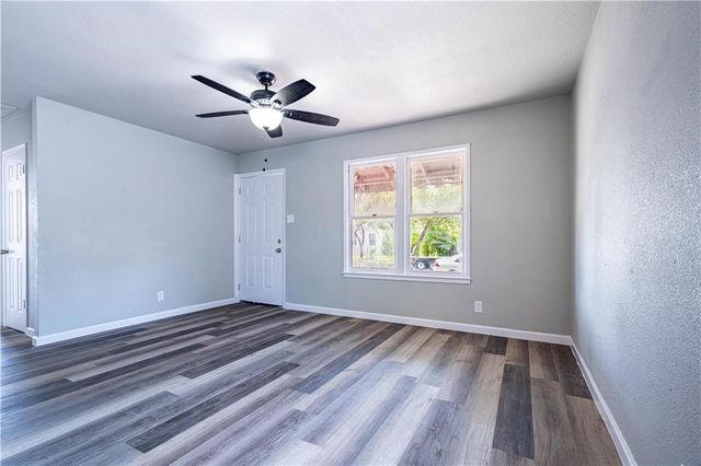 2122 Harvard St, Corpus Christi, TX 78416