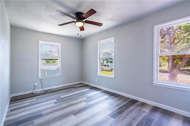 2122 Harvard St, Corpus Christi, TX 78416