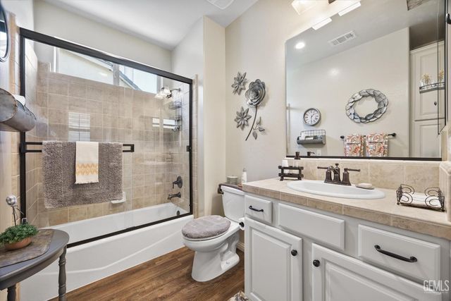 1907 Corvedale Street, Bakersfield, CA 93311