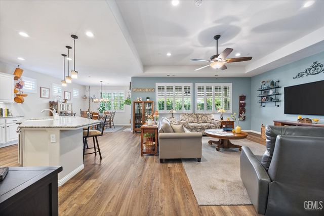 1907 Corvedale Street, Bakersfield, CA 93311