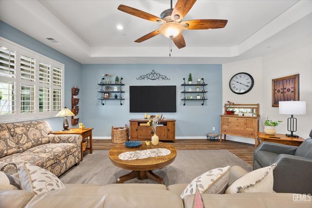 1907 Corvedale Street, Bakersfield, CA 93311