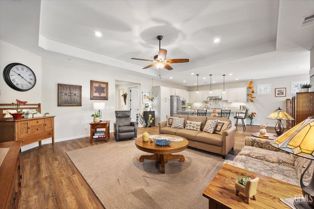 1907 Corvedale Street, Bakersfield, CA 93311