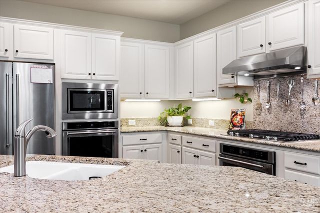 1907 Corvedale Street, Bakersfield, CA 93311