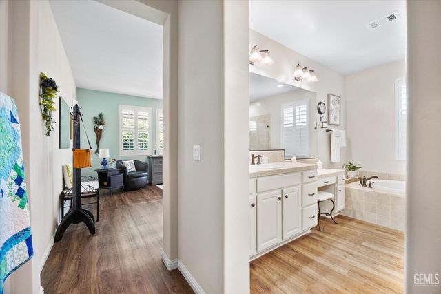 1907 Corvedale Street, Bakersfield, CA 93311