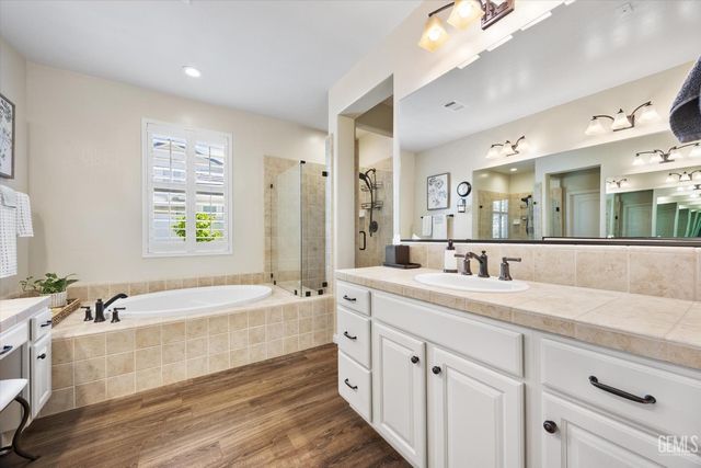 1907 Corvedale Street, Bakersfield, CA 93311