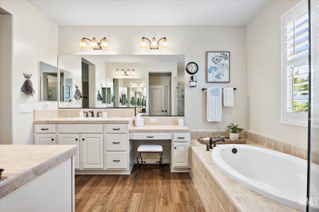 1907 Corvedale Street, Bakersfield, CA 93311