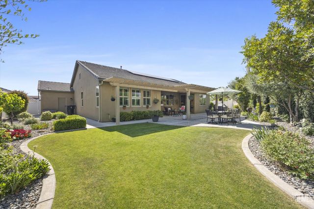 1907 Corvedale Street, Bakersfield, CA 93311