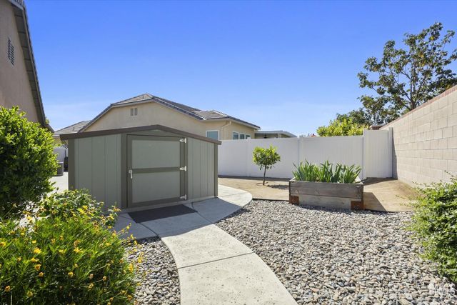 1907 Corvedale Street, Bakersfield, CA 93311