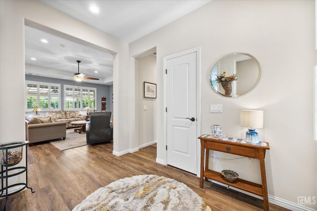 1907 Corvedale Street, Bakersfield, CA 93311