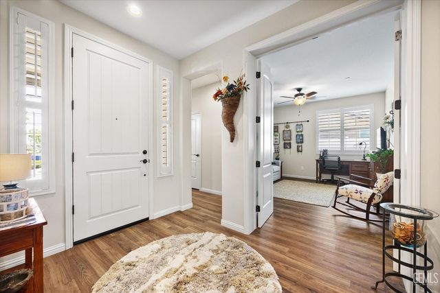 1907 Corvedale Street, Bakersfield, CA 93311