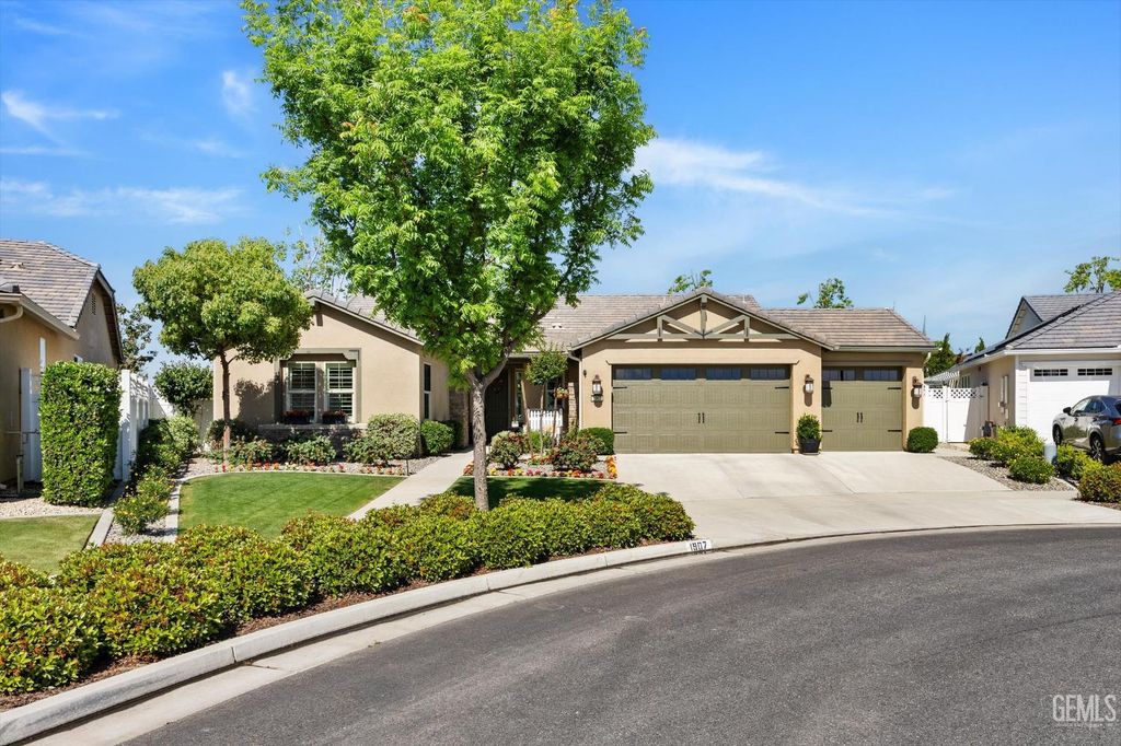 1907 Corvedale Street, Bakersfield, CA 93311