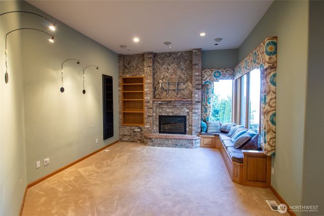 15831 SE 45th Street, Bellevue, WA 98006