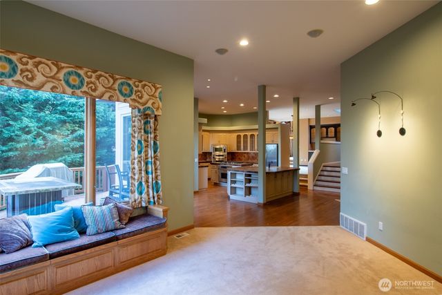 15831 SE 45th Street, Bellevue, WA 98006