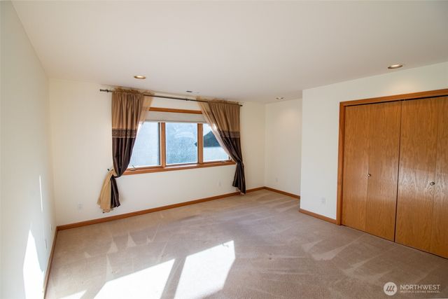 15831 SE 45th Street, Bellevue, WA 98006