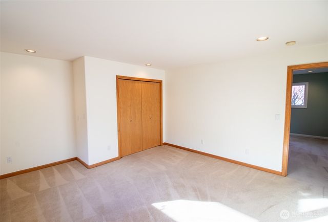 15831 SE 45th Street, Bellevue, WA 98006