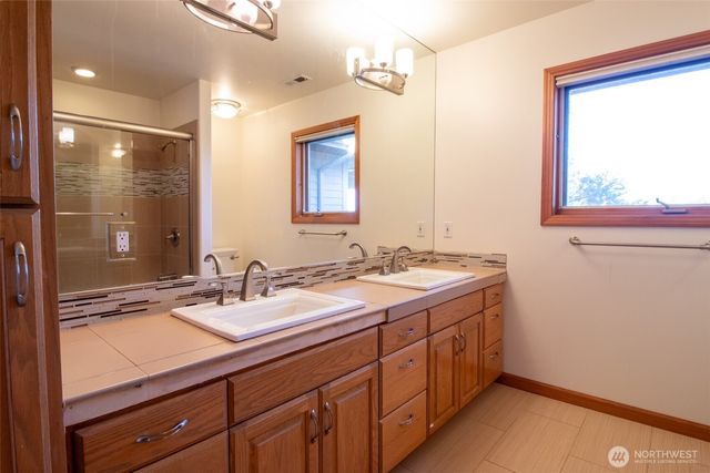 15831 SE 45th Street, Bellevue, WA 98006