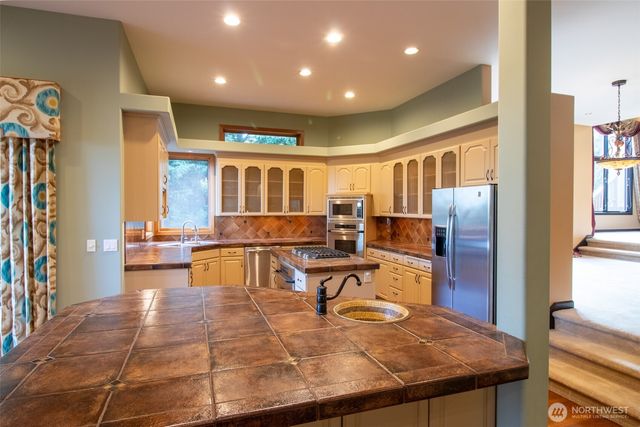 15831 SE 45th Street, Bellevue, WA 98006