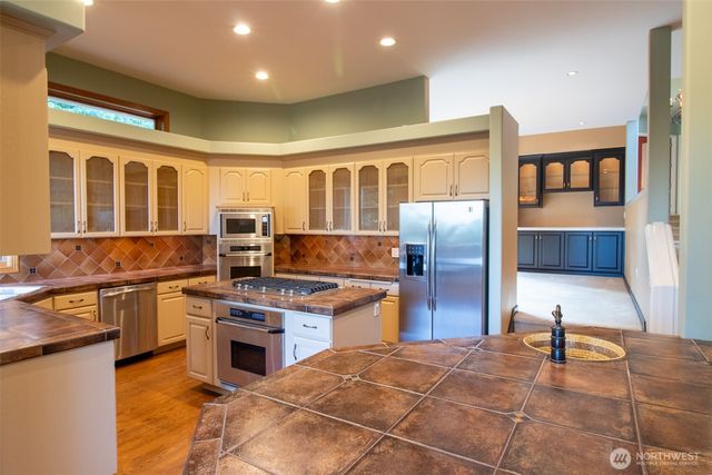 15831 SE 45th Street, Bellevue, WA 98006