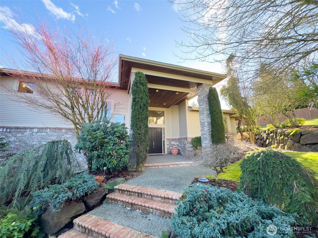 15831 SE 45th Street, Bellevue, WA 98006